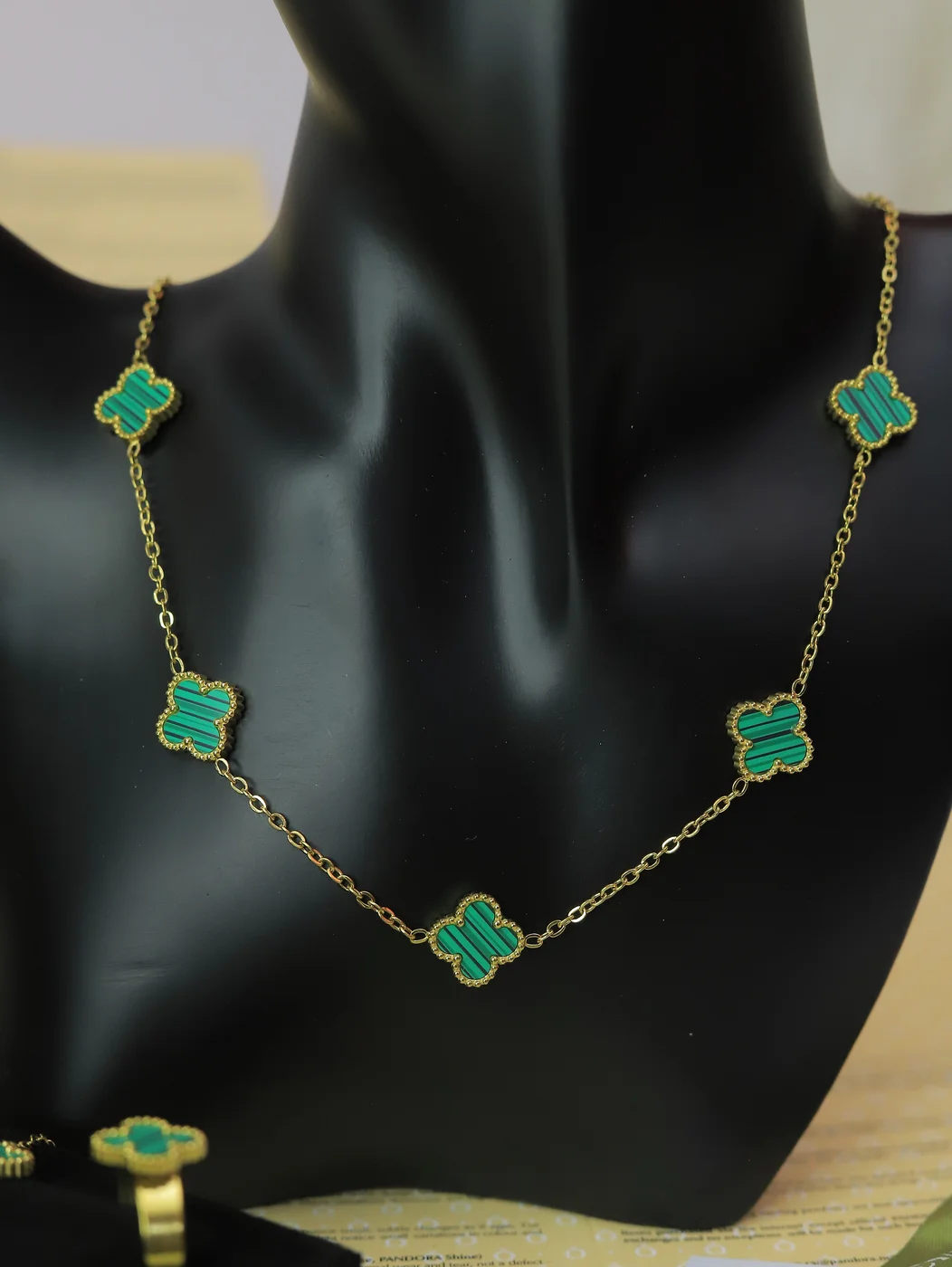 طقم فان كليف 4 قطع - اخضر - الصورة 2