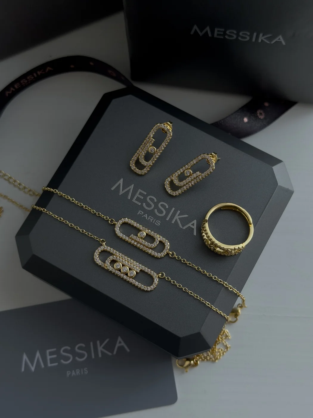 طقم ميسكا ذهبي أربع قطع - الصورة 3