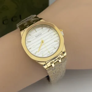ساعة قوتشي نسائي